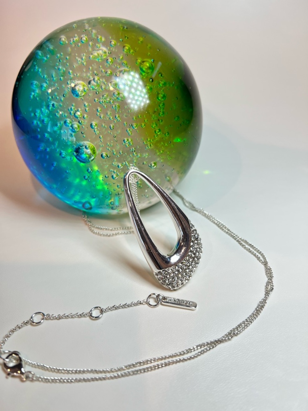 Nine West NWOT Polished Silver-Toned Metal Teardrop Crystals Sweater Necklace - Picture 11 of 14